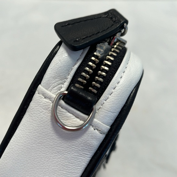 Isabella Fiore Flowers Cosmetic Case - Picture 7 of 15